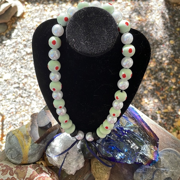 Retro Style 50’s Pin-Up Vibe Handmade Necklace w Upcycled Beads & Ribbon - Picture 3 of 6